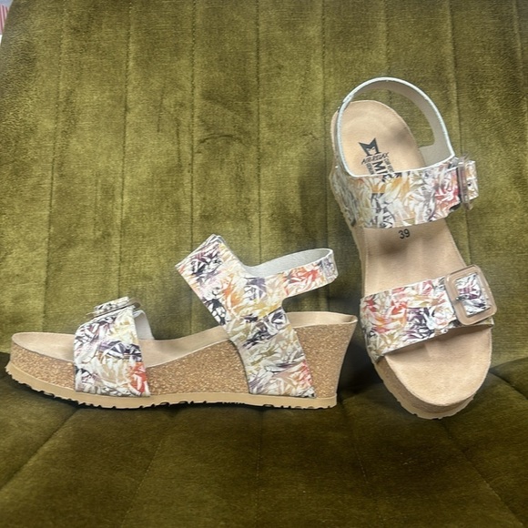 Mephisto multicolor velcro strap wedges size 39 NWOT - Picture 6 of 12